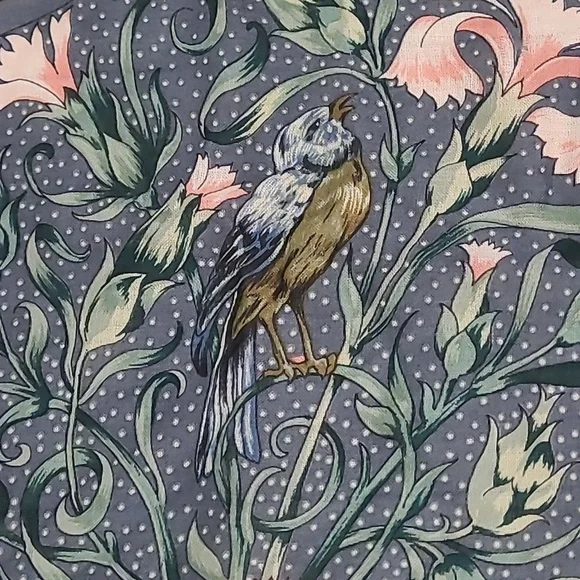 Perry Ellis Navy and Pink Scarf 100% Wool - Picture 2 of 6